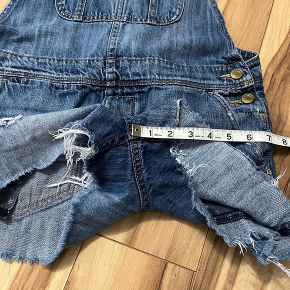 American Eagle Women's XS/S Raw Hem Overall Jean Shorts Denim Shortails Tomgirl - Picture 4 of 7
